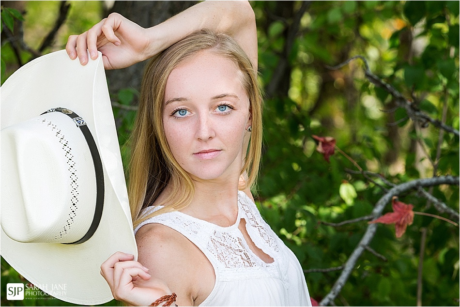 seniors photos, sarah janephotography, decatur il, central illinois photographer, forsyth park, outdoor portraits, class of 2017, argenta oreana high school, downtown portraits, forsyth il, outdoor photography