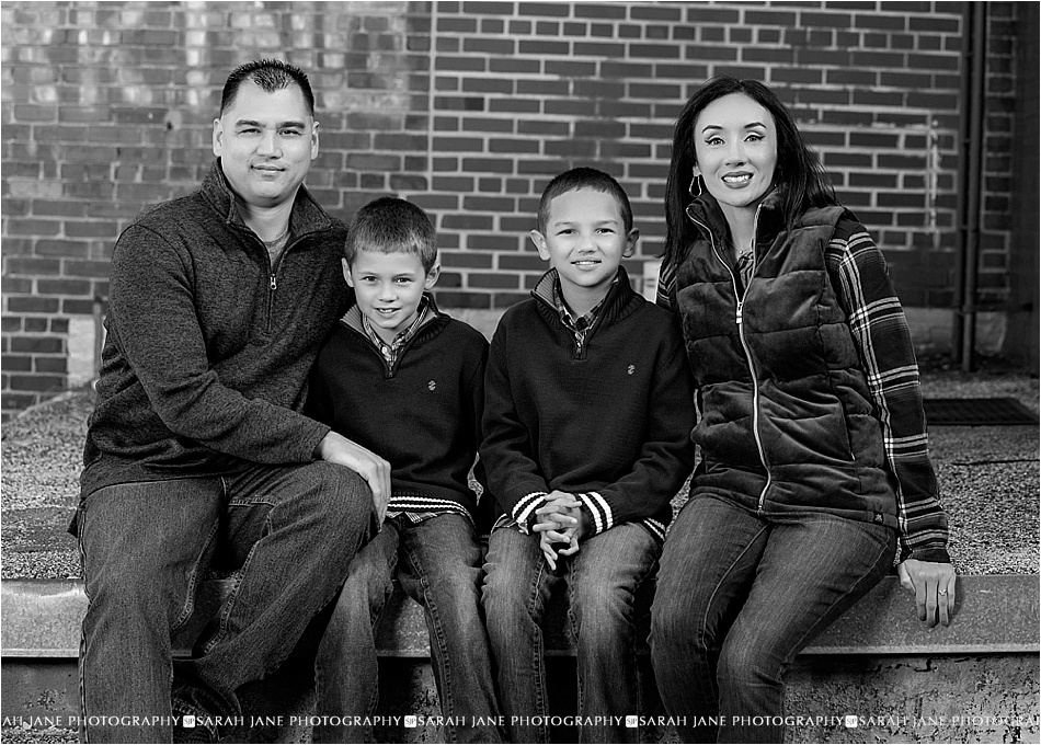 outdoor family portraits by sarah jane photography in decatur il